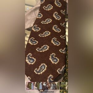 Brown‎ Paisley Tie